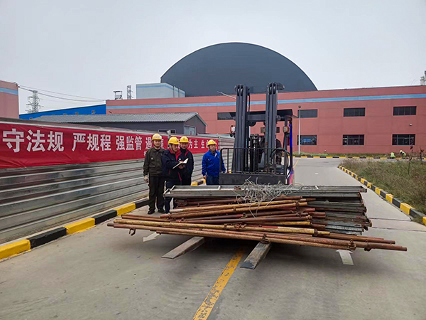 1700095440804944.jpeg 2023年11月14日彬州運銷市場分部組織對廠內(nèi)特種車輛安全進行檢查 - 副本.jpg